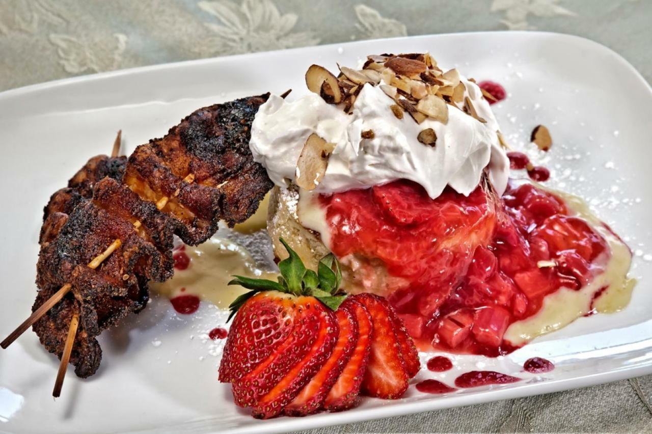 Bed and Breakfast Cameo Heights Mansion And The Vine Fine Dining Restaurant Touchet Экстерьер фото